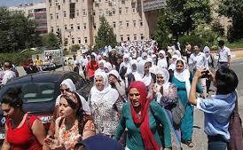 زنان روسری سفید ترکیه برای صلح به میدان آمدند