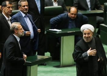 بازي سیاسی تندروها و دولت روحانی بر سر موضوع تابعیت دوگانه