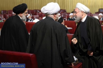گزارش بلومبرگ از اختلاف نظر 2 نامزد انتخابات ریاست جمهوری درباره سرمایه گذاری خارجی در ایران