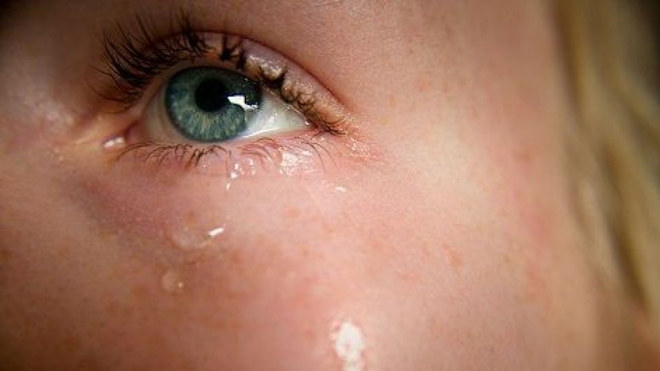 اشک چشم مبتلایان به کرونا آلوده به ویروس است؟