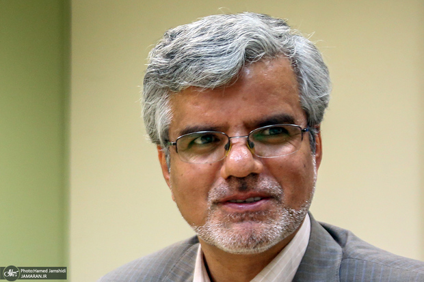 محمود صادقی: اصولگرایان بین محذورین و خوفین افتاده اند