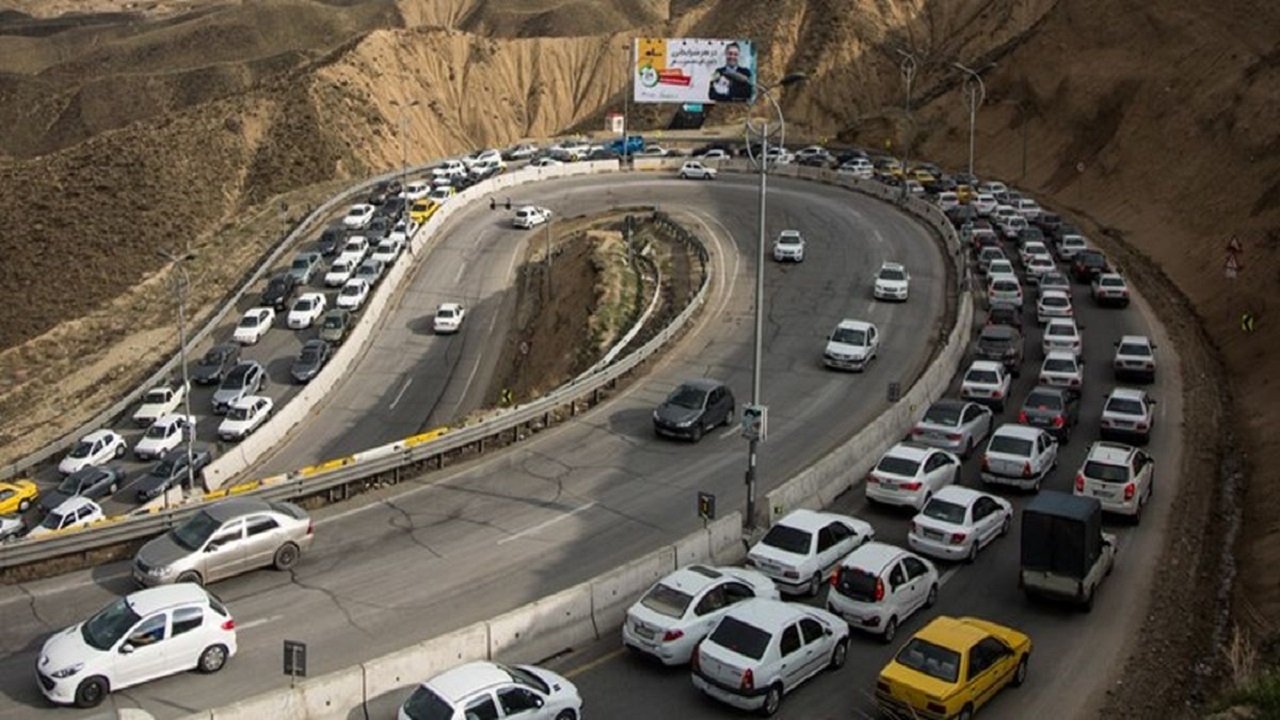 وضعیت جاده‌ها و راه ها، امروز ۷ اسفند ۱۴۰۰ / ترافیک در آزادراه قزوین - کرج / بارندگی در جاده‌هایی ۱۴ استان