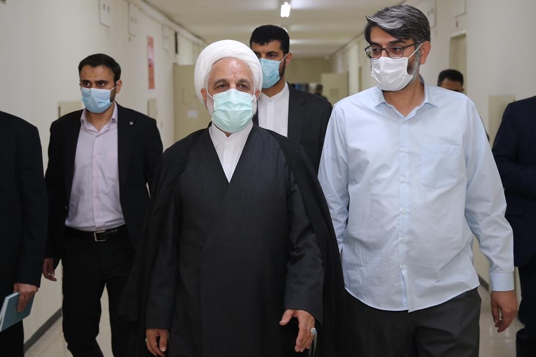 بازدید سرزده رئیس قوه قضاییه از زندان اوین