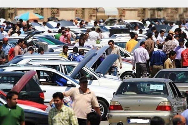 فروش هفتگی ۱۰ هزار محصول ایران خودرو در بورس