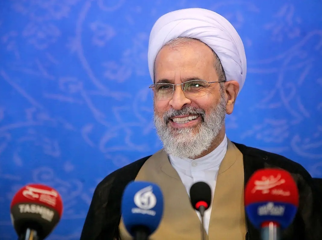 عضو شورای نگهبان: باید پاسخ روحانی درباره دلایل ردصلاحیتش سریع‌تر داده شود / من به عنوان کاندیدای انتخابات خبرگان در تهران، در جلسه ردصلاحیت او، رأی نداشتم