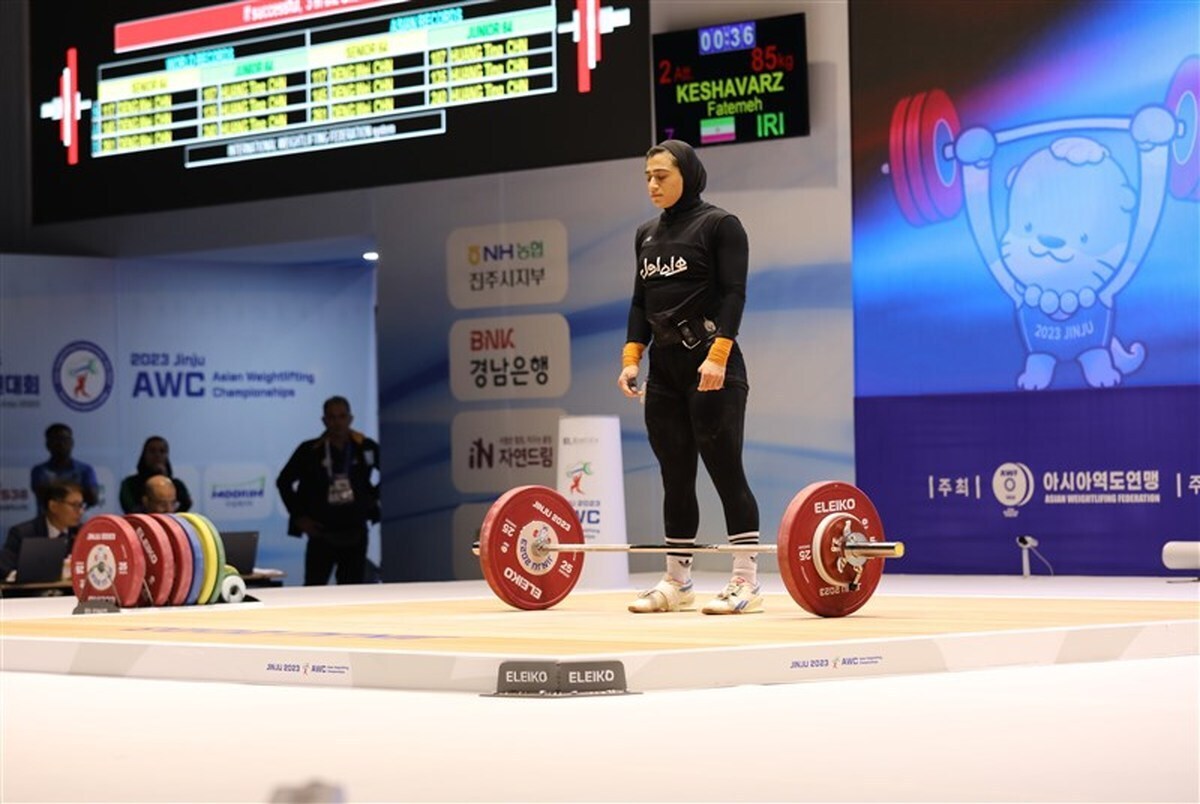 فیلم هنرنمایی دختر وزنه‌برداری ایران در مسابقات قهرمانی آسیا