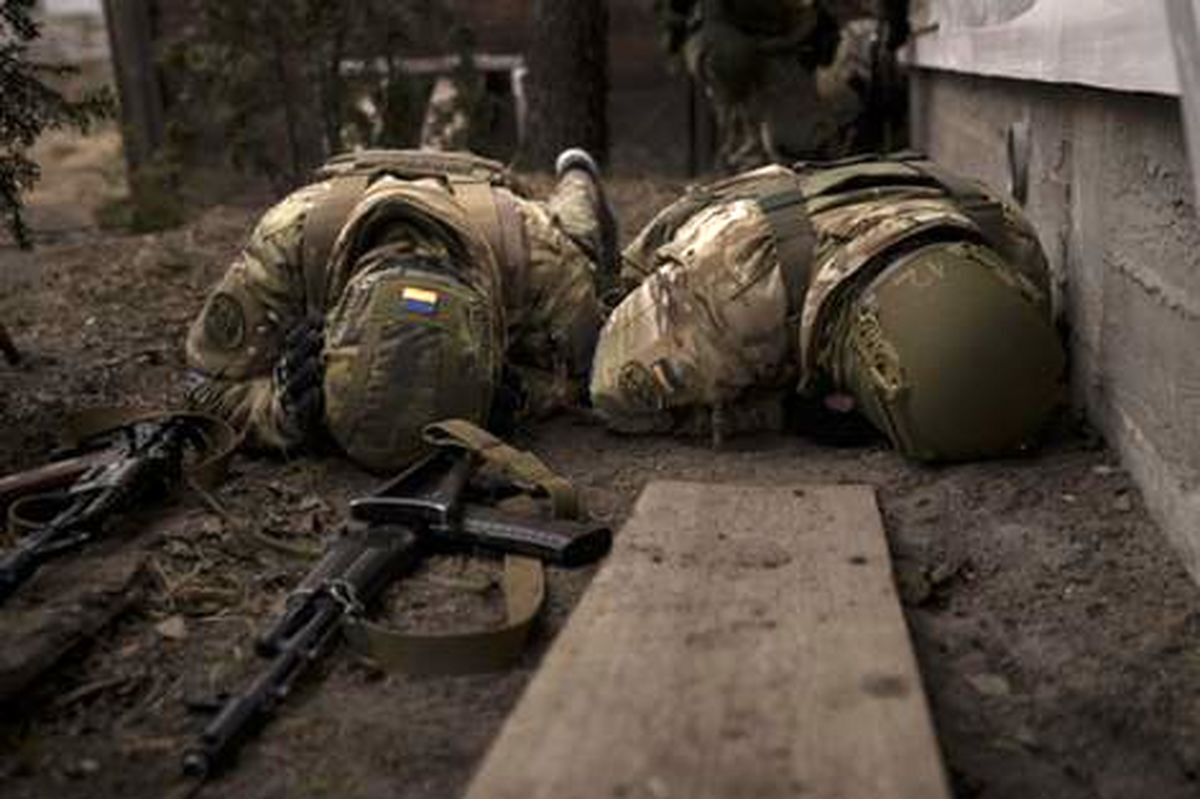 فیلم وحشتناک خودکشی یک سرباز روسی در جنگ