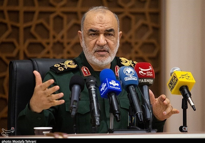 فرمانده کل سپاه : طومار ناامن‌کنندگان ایران را در‌هم می‌پیچیم/ جنگ ‌‌تمام نشده است