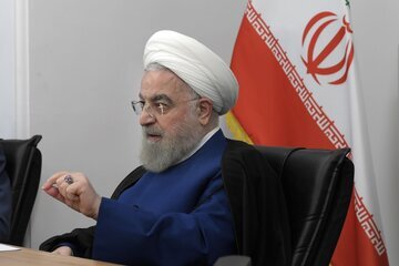 روحانی: در شرایط جنگ نیستیم اما با جنگ هم فاصله زیادی نداریم / می‌گویند کشور را به جوانان حزب‌اللهی بدهیم، خب بقیه چه کار کنند؟