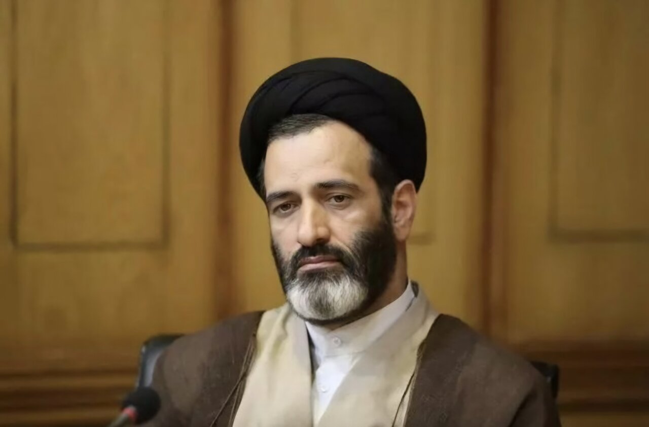 تذکر حسینیکیا به رئیسجمهور درباره معیشت مردم، نابسامانی بازار و بلاتکلیفی نیروهای شرکتی تذکر حسینیکیا به رئیسجمهور درباره معیشت مردم، نابسامانی بازار و بلاتکلیفی نیروهای شرکتی