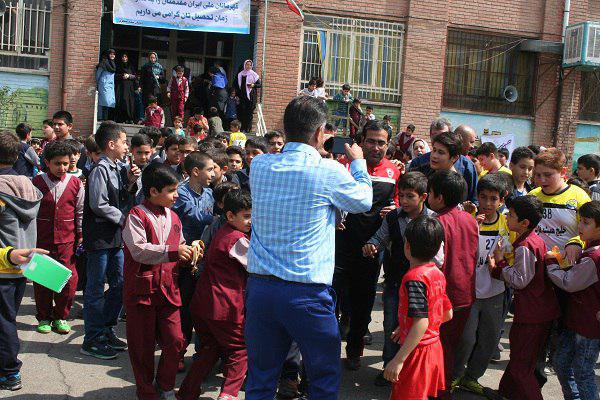 حضور مهدوی کیا درمدرسه سابق خود + گزارش تصویری حضور مهدوی کیا درمدرسه سابق خود + گزارش تصویری