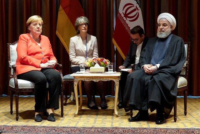 روحانی در تماس با مرکل: ورود موضوعات جدید به برجام غیر ممکن است/ اروپا باید در عمل حفظ برجام را ثابت کند روحانی در تماس با مرکل: ورود موضوعات جدید به برجام غیر ممکن است/ اروپا باید در عمل حفظ برجام را ثابت کند