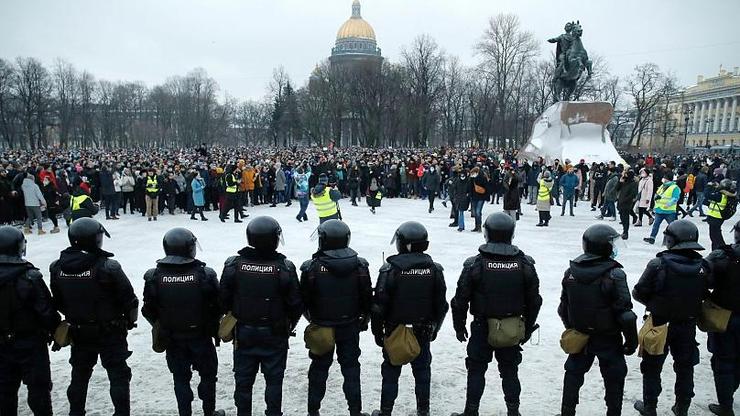 تظاهرات گسترده در دمای منفی ۵۰ در روسیه چه خبر است؟