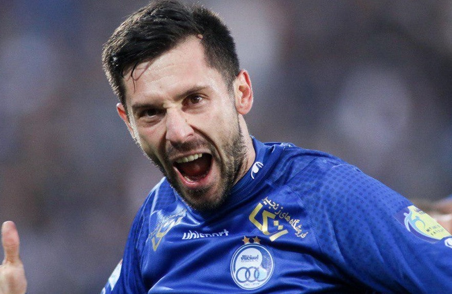 بازيكن خارجى استقلال در آستانه بازگشت