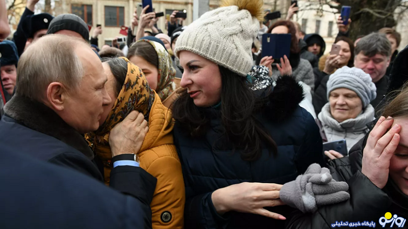 دختر روس رسماً از پوتین خواستگاری کرد/عکس