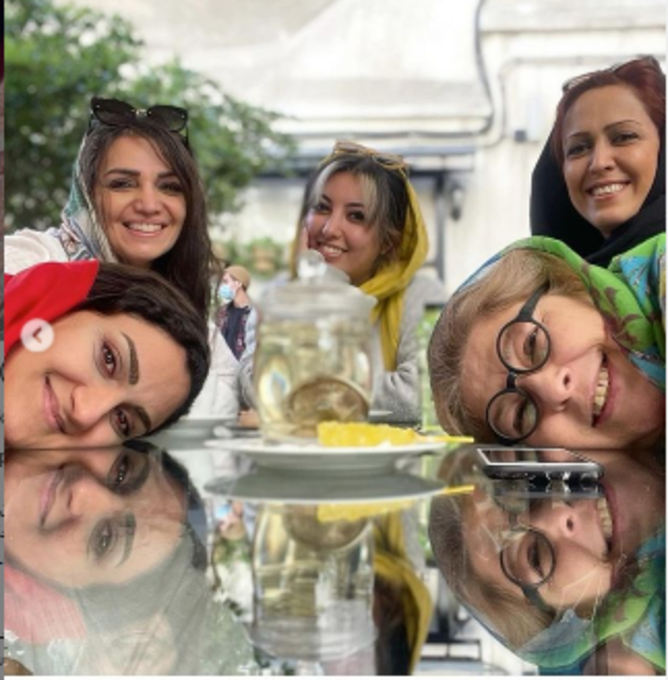 عکس بامزه الهام پاوه نژاد در کنار دوستانش