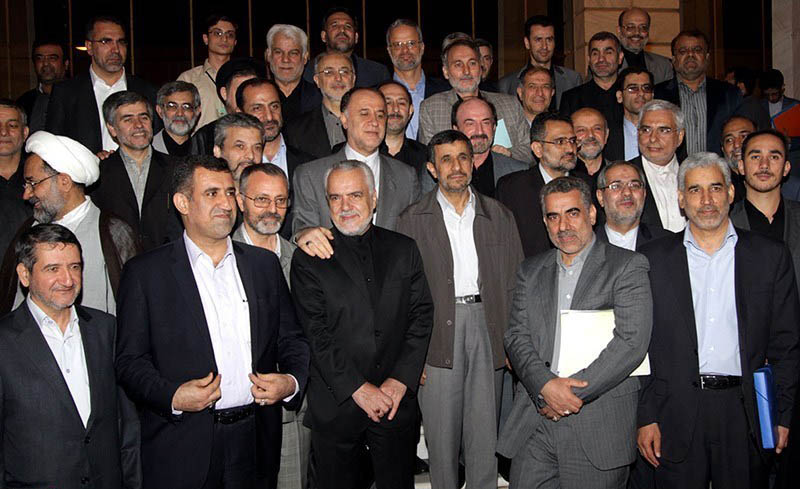 شوق احمدی نژادی‌ها برای رسیدن به پاستور