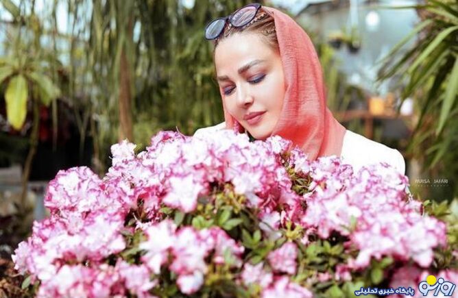 چهره ملیح خانم بازیگر از پس گل‌های زیبا +عکس