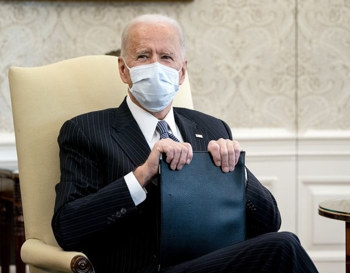 بایدن در مقابل ایران در حال عقب نشینی است بایدن در مقابل ایران در حال عقب نشینی است