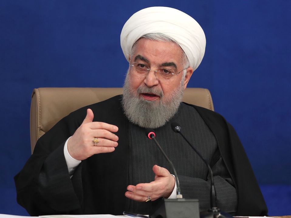 روحانی: در دوران جدید حتی برای فرماندهی نیروهای نظامی و وزیران دفاع از رجال غیرنظامی استفاده می‌شود تا ارتش‌ها از سیاست دور بمانند