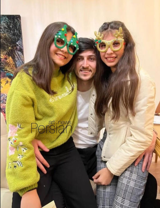 عکس 2 دختر جوان در بغل سردار آزمون عکس 2 دختر جوان در بغل سردار آزمون