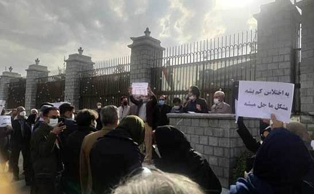 تجمع اعتراضی فرهنگیان برای اجرای طرح رتبه‌بندی معلمان