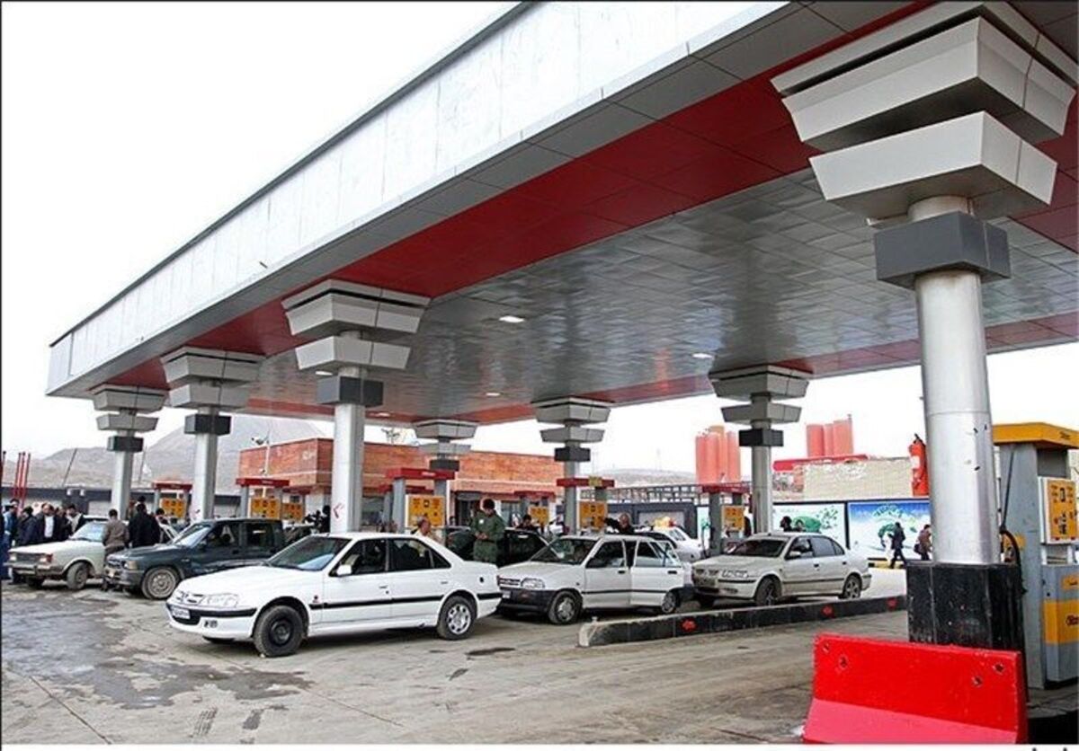 وزیر نفت: طرح اختصاص سهمیه بنزین به همه مردم در حال حاضر در حال بررسی است