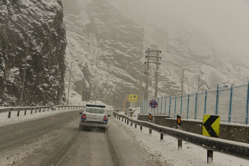 وضعیت جاده‌ها و راه‌ها، امروز ۲۷ دی ۱۴۰۰ / جاده کرج - چالوس و آزادراه تهران - شمال مسدود شد