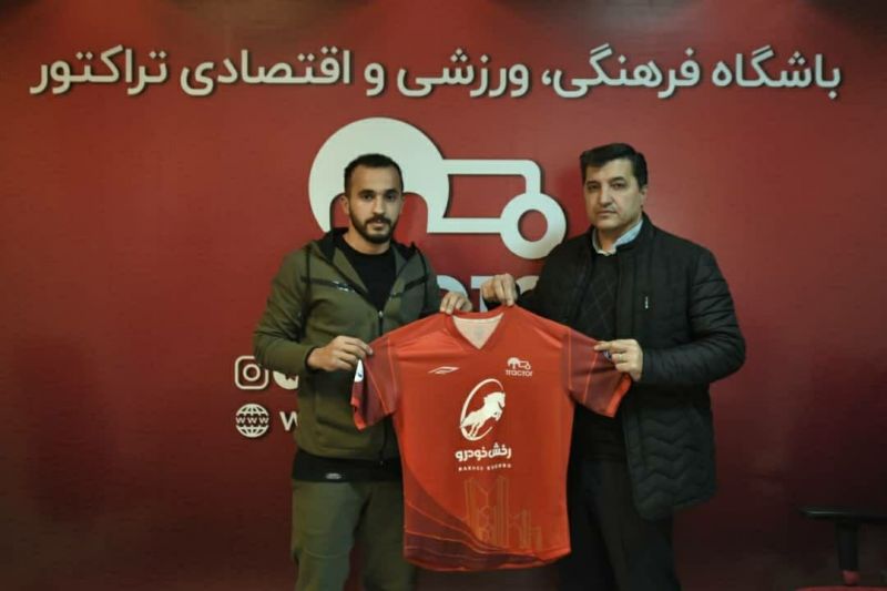 ستاره جنجالی استقلالی سرخپوش شد ستاره جنجالی استقلالی سرخپوش شد