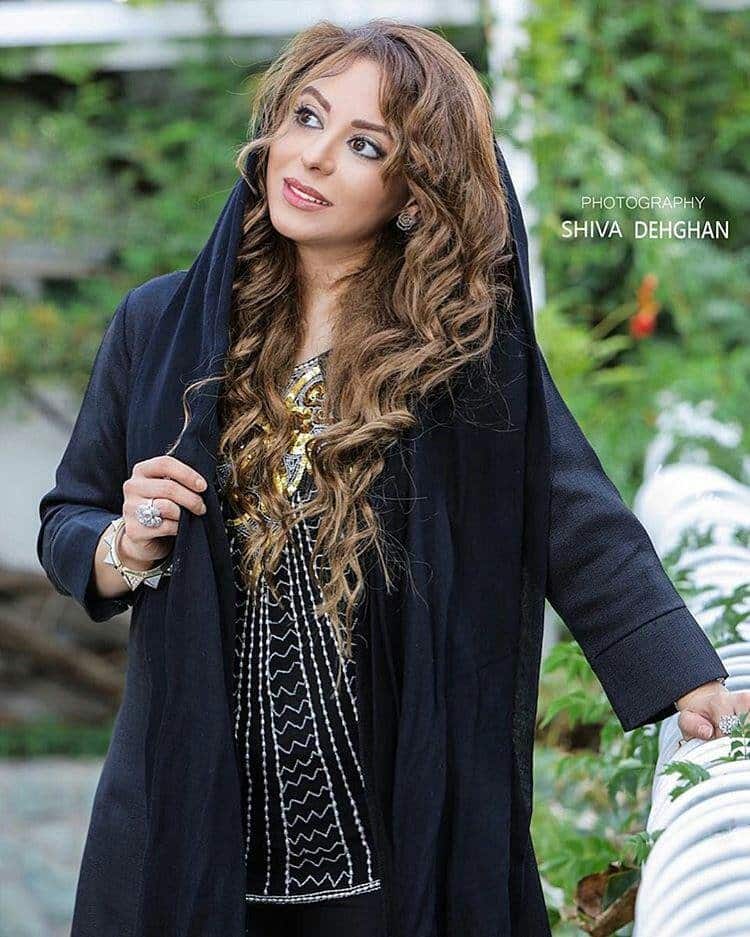 عکس لباس نازک و شیشه ای خانم بازیگر