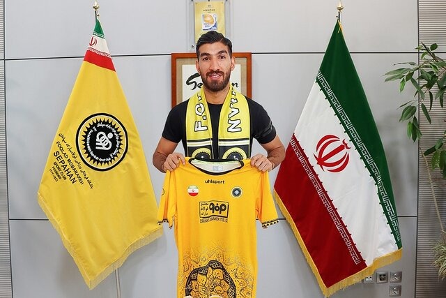 داستان جدید در فوتبال ایران ؛ جنگ پرسپولیس - سپاهان شدت گرفت ؟ داستان جدید در فوتبال ایران ؛ جنگ پرسپولیس - سپاهان شدت گرفت ؟