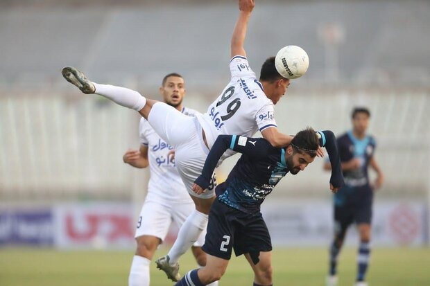 خط و نشان هافبک پیشین تیم فوتبال استقلال برای پیکانی ها خط و نشان هافبک پیشین تیم فوتبال استقلال برای پیکانی ها