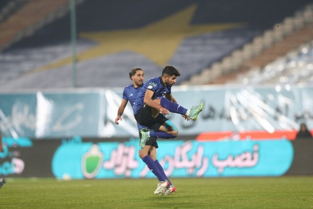 فرهاد مجیدی به من هم نگاه می‌کند