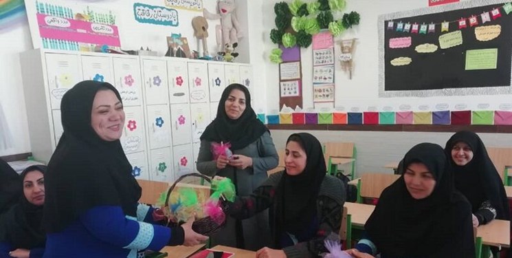 دولت رییسی در خصوص رتبه بندی معلمان صداقت ندارد