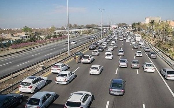 وضعیت جاده‌ها و راه ها، امروز ۴ بهمن ۱۴۰۰ / ترافیک نیمه سنگین در آزادراه کرج-قزوین