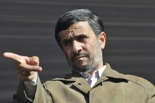 احمدی‌نژاد:روسیه با آمریکا روی ایران و اوکراین با هم معامله کرده اند