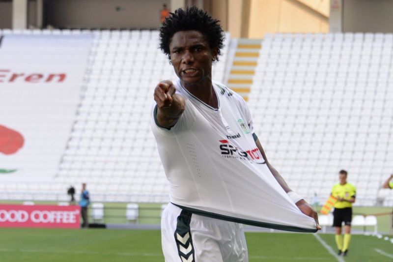 با گزینه های یحیی برای پرسپولیس آشنا شوید ؛ کدام یک از این سه خارجی سرخپوش می شوند؟! با گزینه های یحیی برای پرسپولیس آشنا شوید ؛ کدام یک از این سه خارجی سرخپوش می شوند؟!