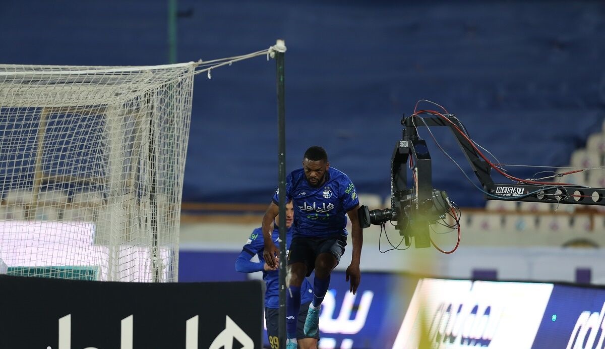 آرتور کوین یامگا در آستانه ورود به دروازه تاریخ دربی ...