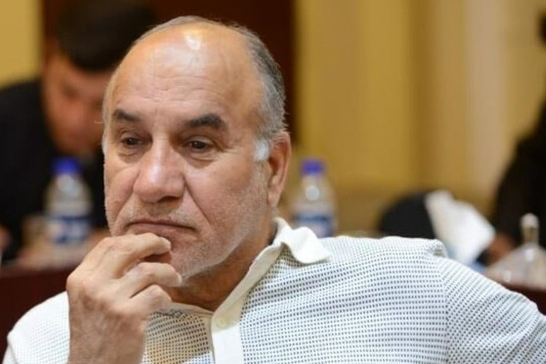 همه می‌گویند رئیس فدراسیون استقلالی است