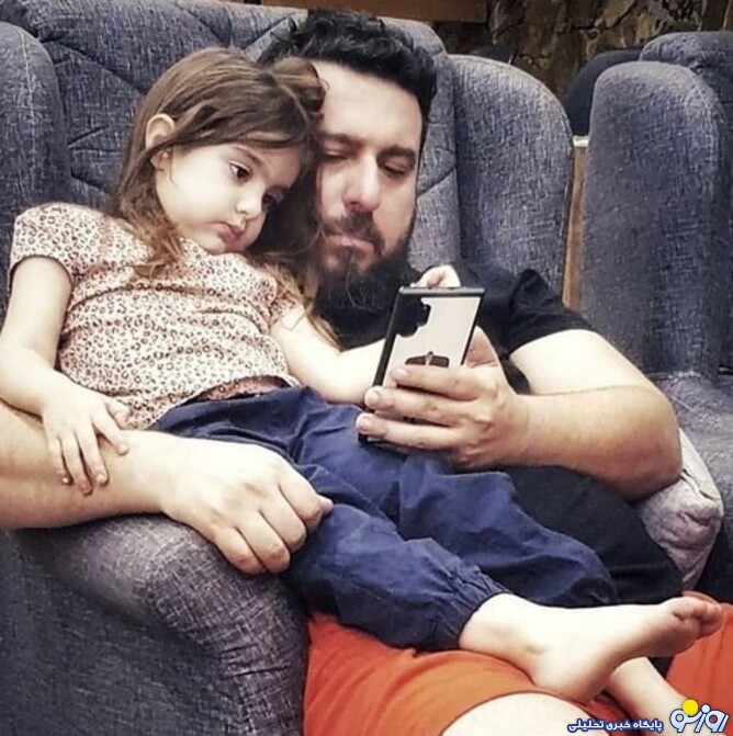 محسن کیایی و دخترش غرق در تماشا + عکس