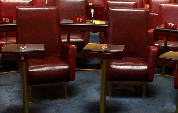 رقابت برای ۶ صندلی خالی مجلس خبرگان / چه کسانی بر صندلی‌های قرمز می‌نشینند؟ +جدول