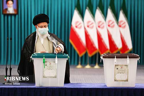 رهبر معظم انقلاب:هر کاری که ملت ایران امروز انجام بدهند، سازنده آینده و سرنوشت چند ساله ماست/کسی نگوید با رای من چه اتفاق مهمی خواهد افتاد