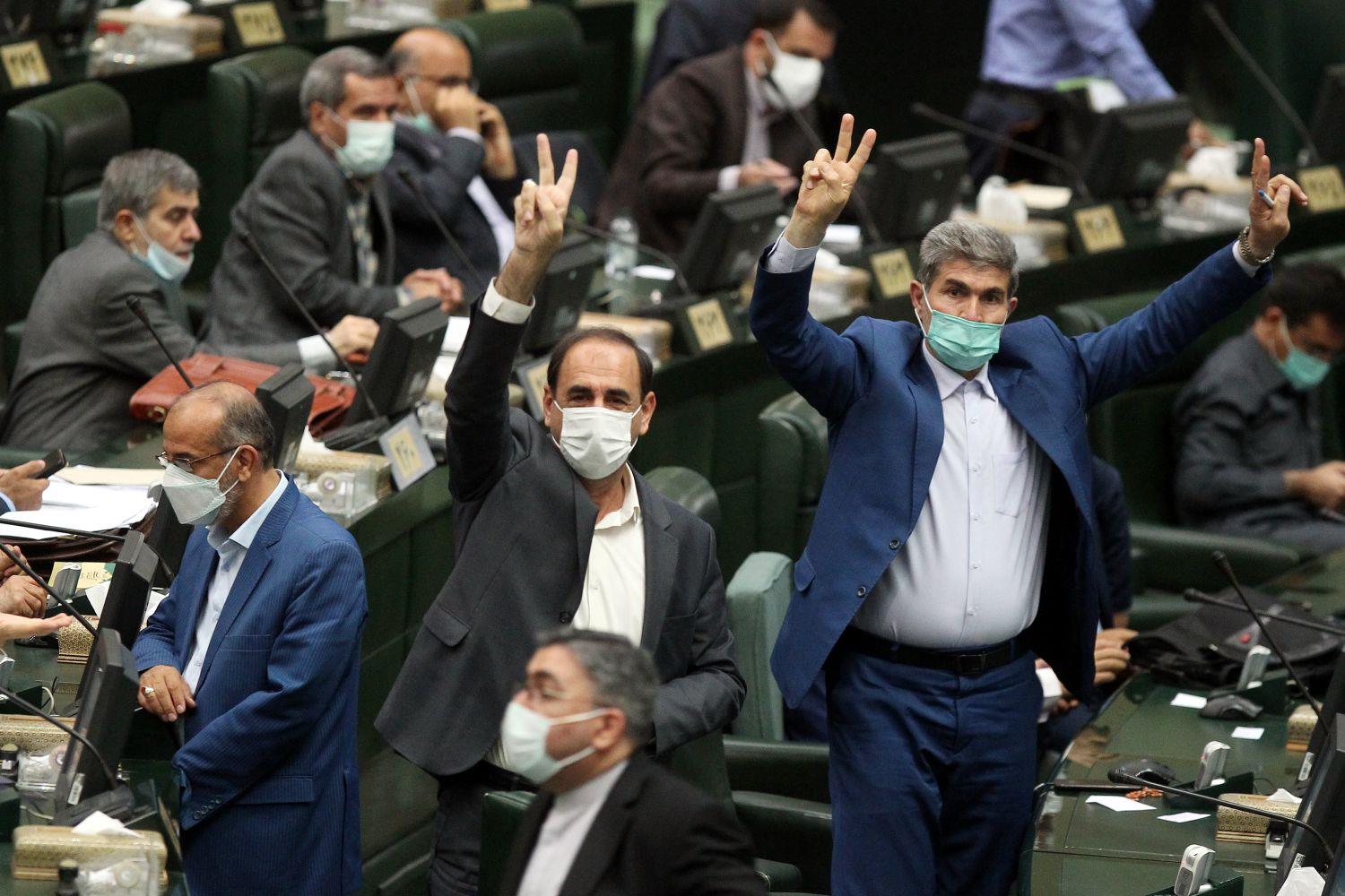 بیانیه‌ نمایندگان در حمایت از اقدام شورای نگهبان در بررسی صلاحیت‌ها