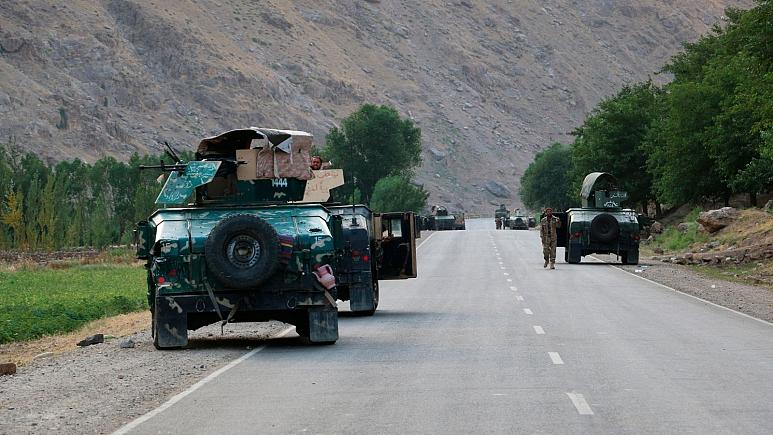 فرار هزار سرباز افغانستان به تاجیکستان از حملات طالبان/ طالبان: در پی تصرف کابل نیستیم