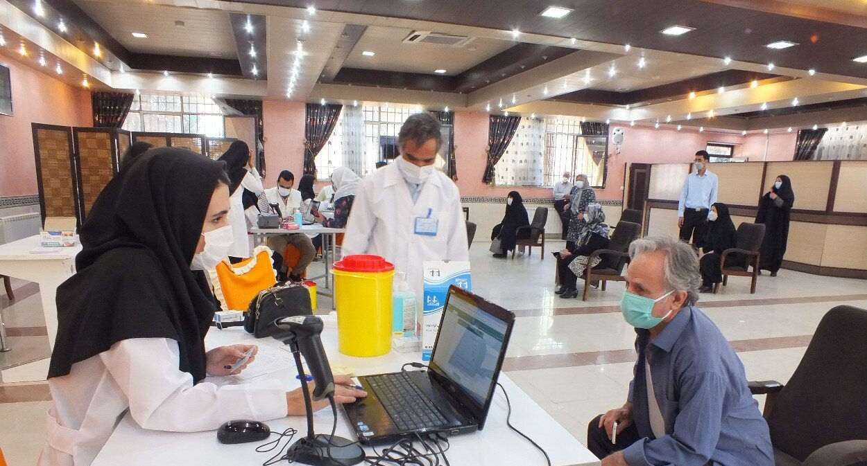وزارت بهداشت: ۷۰ درصد گروه های هدف در کشور به مراکز واکسیناسیون مراجعه کرده اند