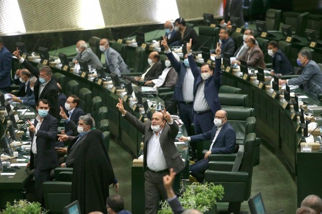 جدال بهارستان با پاستور تا لحظه آخر