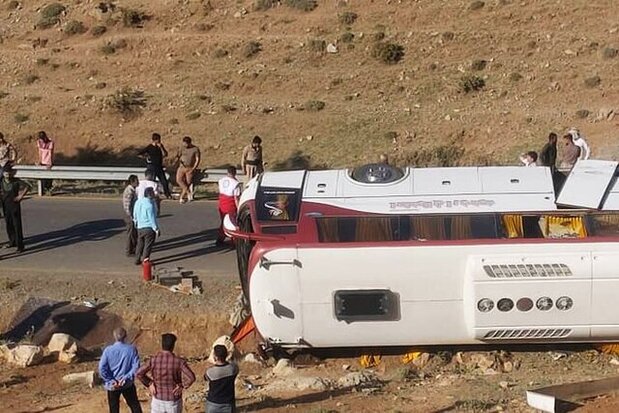مقصران دو حادثه «واژگونی اتوبوس خبرنگاران و سربازان» مشخص شدند+جزئیات