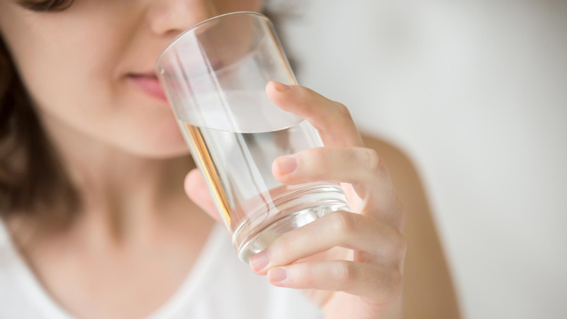  نوشیدن آب برای سلامتی