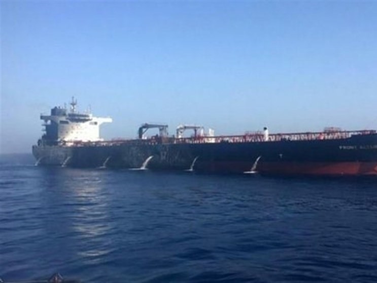 الاخبار: کشتی ایرانی وارد آب‌های سوریه شد / سوخت با تانکر به لبنان منتقل می‌شود / کشتی چهارم به زودی حرکت می‌کند