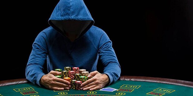 باختن خودروی لوکس سرمربی مشهور لیگ برتری در قمار! باختن خودروی لوکس سرمربی مشهور لیگ برتری در قمار!